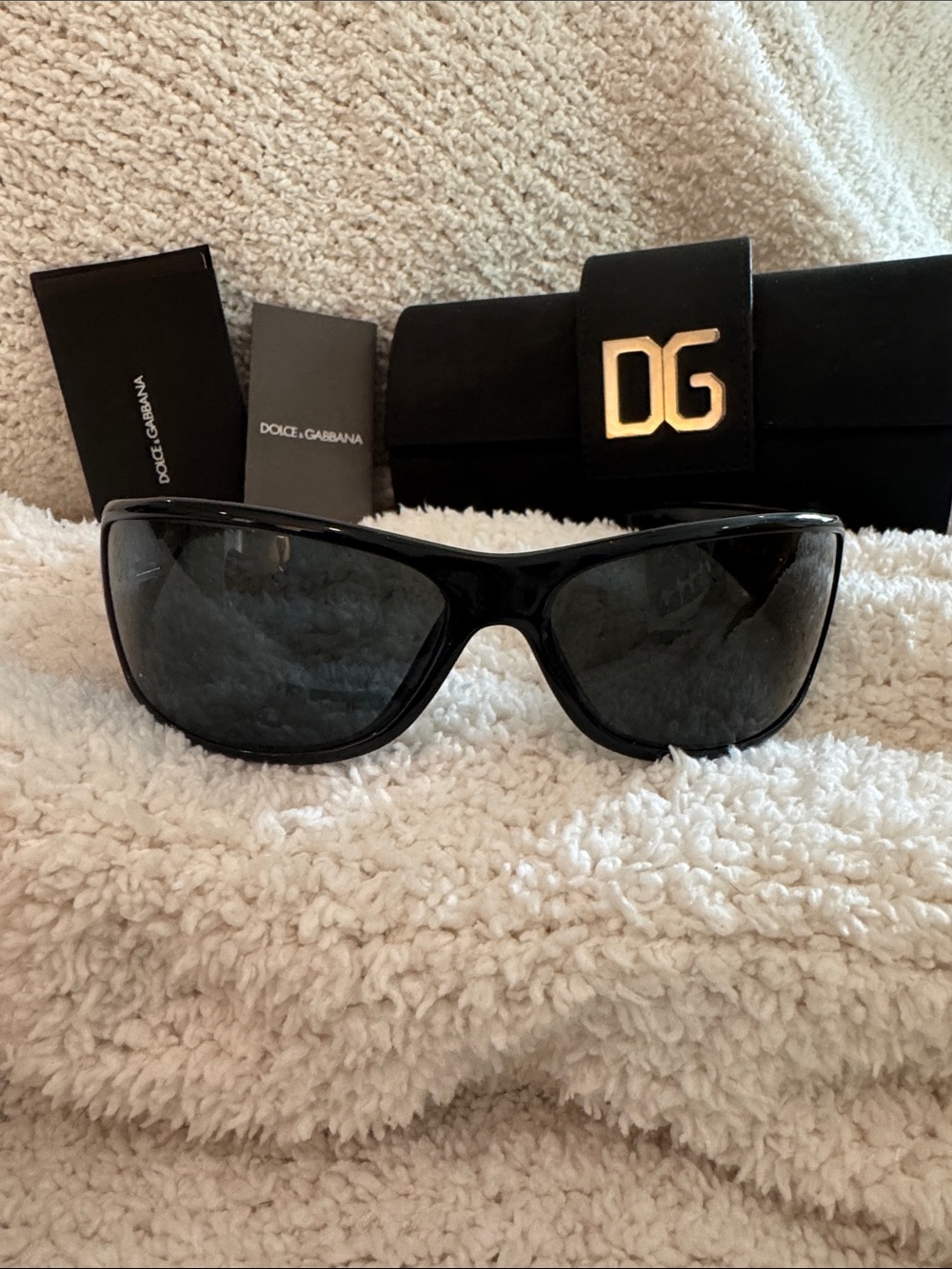 Vintage NEW Dolce & Gabbana Glossy Black Sunglasses with Dark Lenses - Picture 4 of 12